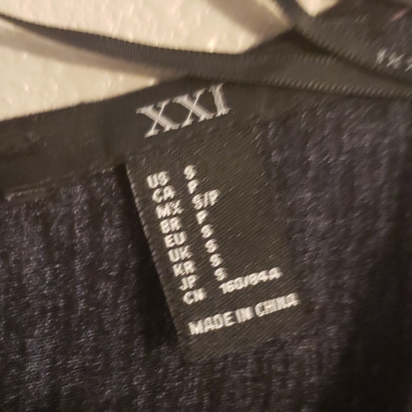 Forever 21 Flower Dress - Picture 3 of 4